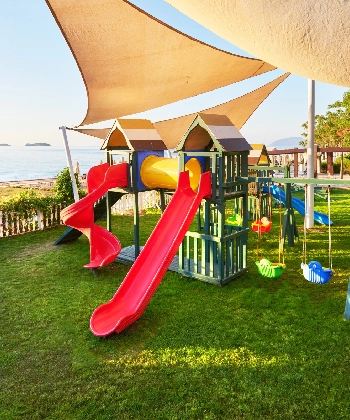 Kids Play Area (2)